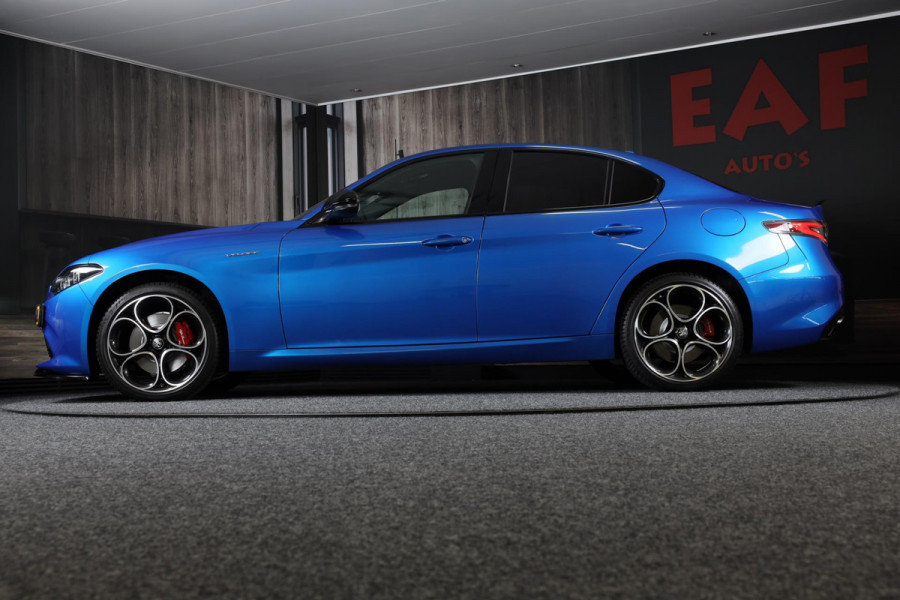 Alfa Romeo Giulia 2.0 T GME AWD Tributo Italiano / FACELIFT / Digital Cockpit / Acc / HK / Leder / Elek Stoelen / Camera / 19 Inch