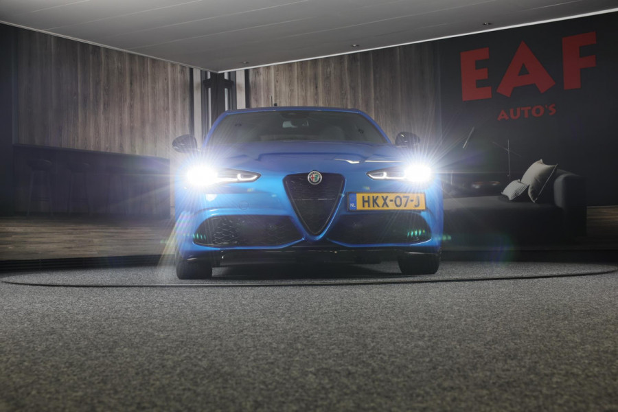 Alfa Romeo Giulia 2.0 T GME AWD Tributo Italiano / FACELIFT / Digital Cockpit / Acc / HK / Leder / Elek Stoelen / Camera / 19 Inch