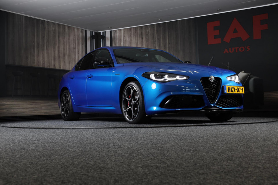 Alfa Romeo Giulia 2.0 T GME AWD Tributo Italiano / FACELIFT / Digital Cockpit / Acc / HK / Leder / Elek Stoelen / Camera / 19 Inch