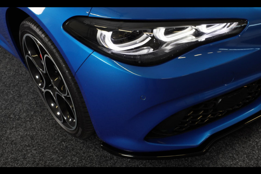 Alfa Romeo Giulia 2.0 T GME AWD Tributo Italiano / FACELIFT / Digital Cockpit / Acc / HK / Leder / Elek Stoelen / Camera / 19 Inch