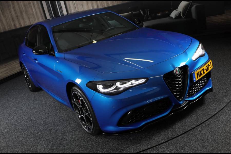 Alfa Romeo Giulia 2.0 T GME AWD Tributo Italiano / FACELIFT / Digital Cockpit / Acc / HK / Leder / Elek Stoelen / Camera / 19 Inch