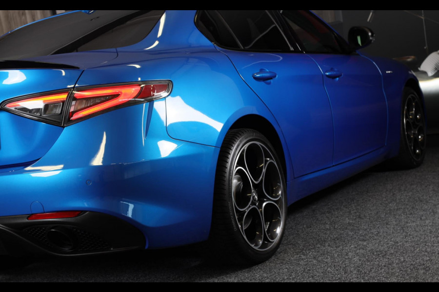 Alfa Romeo Giulia 2.0 T GME AWD Tributo Italiano / FACELIFT / Digital Cockpit / Acc / HK / Leder / Elek Stoelen / Camera / 19 Inch