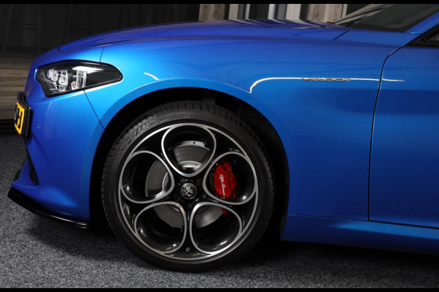 Alfa Romeo Giulia 2.0 T GME AWD Tributo Italiano / FACELIFT / Digital Cockpit / Acc / HK / Leder / Elek Stoelen / Camera / 19 Inch