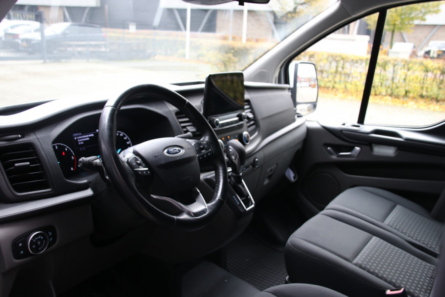 Ford Transit Custom 300 2.0 TDCI L2H1 Raptor Edition | CarPlay | Navigatie | Camera | Stoelverwarming | Dodehoek detector | DAB | 3-Zitter | Dealer onderhouden | Nieuwe APK