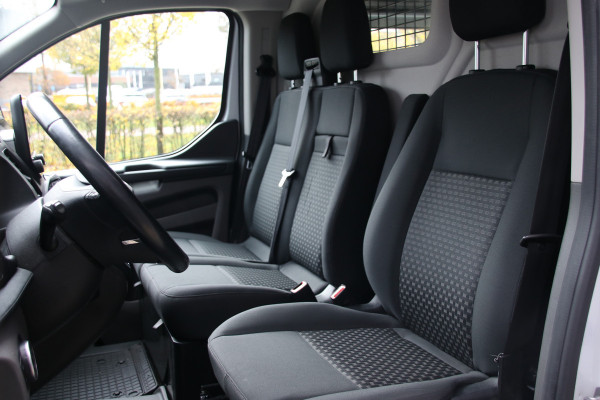 Ford Transit Custom 300 2.0 TDCI L2H1 Raptor Edition | CarPlay | Navigatie | Camera | Stoelverwarming | Dodehoek detector | DAB | 3-Zitter | Dealer onderhouden | Nieuwe APK