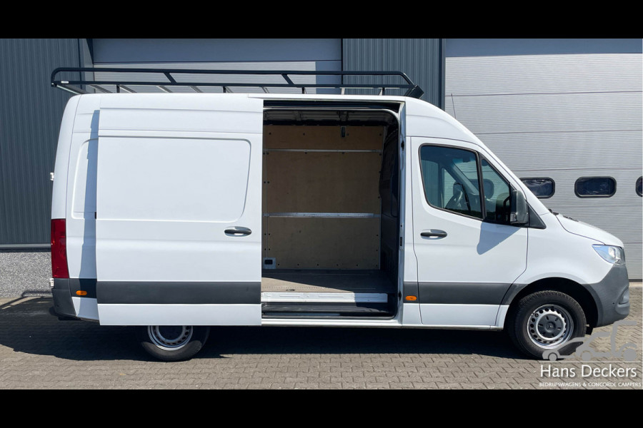Mercedes-Benz Sprinter 317 L2H2 MBUX 170PK Airco Imperiaal Trekhaak Camera Navi Parkeersensoren BPM Vrij
