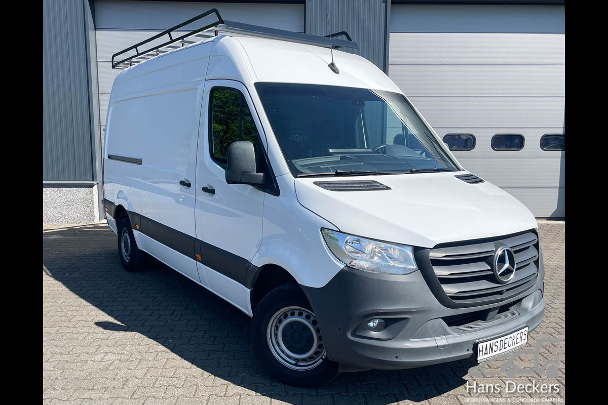 Mercedes-Benz Sprinter 317 L2H2 MBUX 170PK Airco Imperiaal Trekhaak Camera Navi Parkeersensoren BPM Vrij Mercedes-Benz Sprinter 317 L2H2 MBUX 170PK Airco Imperiaal Trekhaak Camera Navi Parkeersensoren BPM Vrij