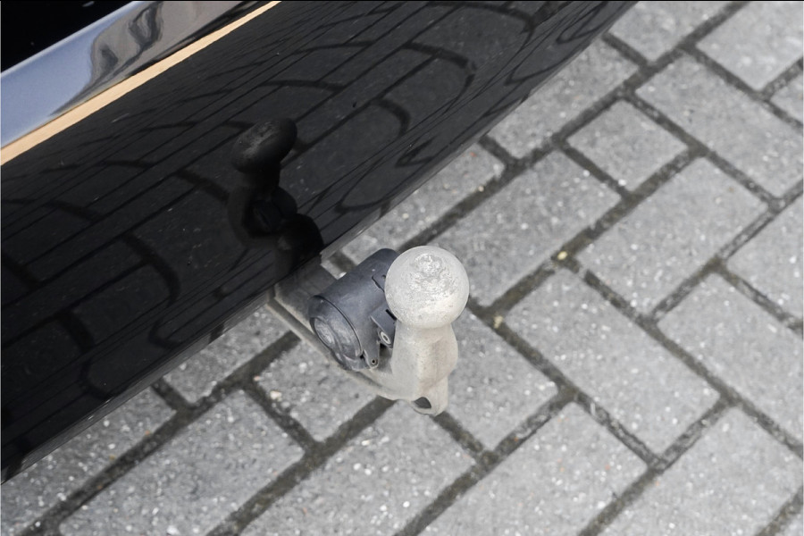 BMW 3-serie 320i High Exec Ed Schuifdak Trekhaak HUD 1e Eig