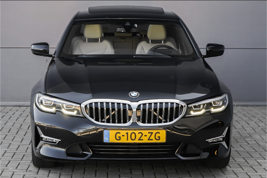 BMW 3-serie 320i High Exec Ed Schuifdak Trekhaak HUD 1e Eig