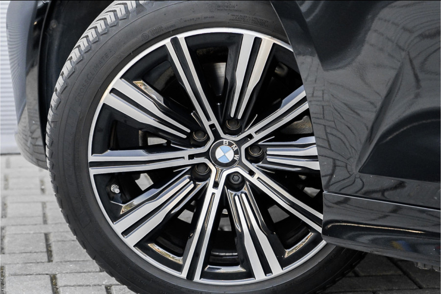 BMW 3-serie 320i High Exec Ed Schuifdak Trekhaak HUD 1e Eig