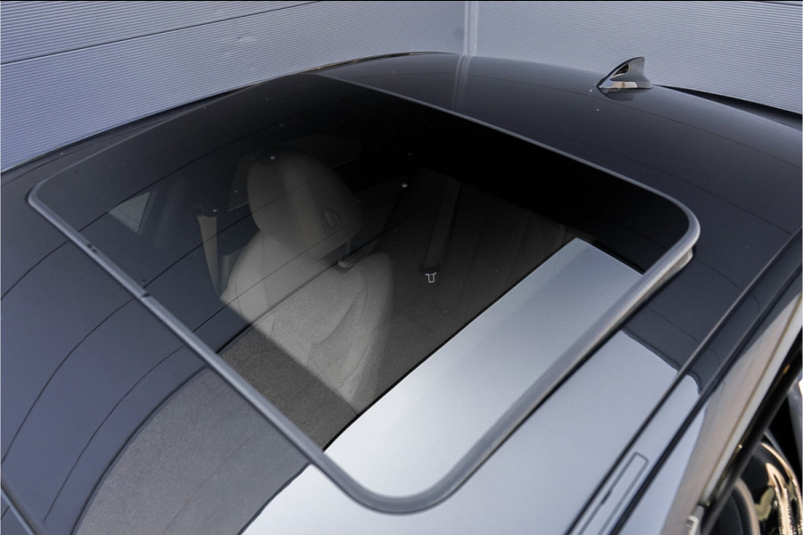 BMW 3-serie 320i High Exec Ed Schuifdak Trekhaak HUD 1e Eig