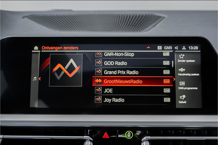 BMW 3-serie 320i High Exec Ed Schuifdak Trekhaak HUD 1e Eig