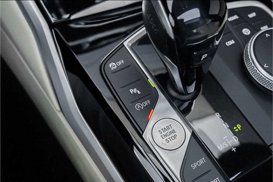 BMW 3-serie 320i High Exec Ed Schuifdak Trekhaak HUD 1e Eig