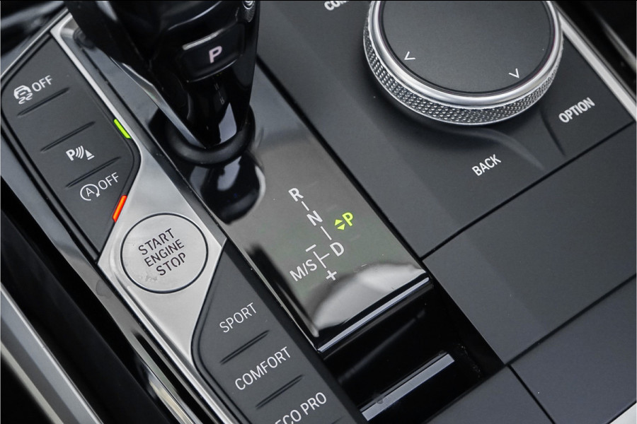 BMW 3-serie 320i High Exec Ed Schuifdak Trekhaak HUD 1e Eig