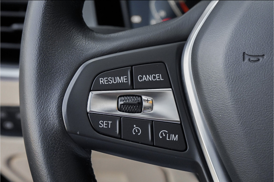 BMW 3-serie 320i High Exec Ed Schuifdak Trekhaak HUD 1e Eig