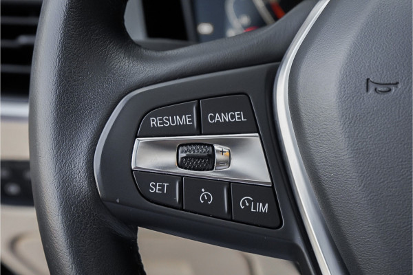 BMW 3-serie 320i High Exec Ed Schuifdak Trekhaak HUD 1e Eig