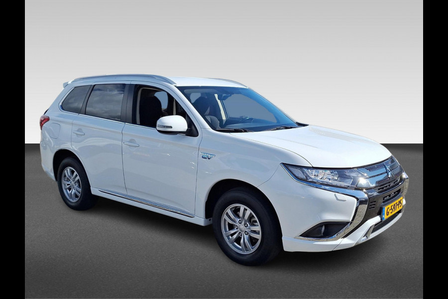 Mitsubishi Outlander 2.4 PHEV Pure | Apple Carplay/Android Auto | trekhaak