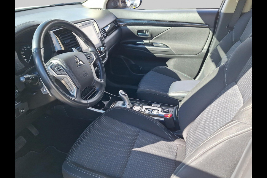 Mitsubishi Outlander 2.4 PHEV Pure | Apple Carplay/Android Auto | trekhaak