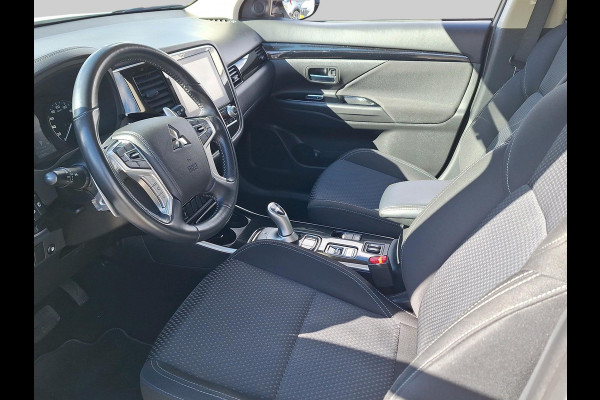 Mitsubishi Outlander 2.4 PHEV Pure | Apple Carplay/Android Auto | trekhaak