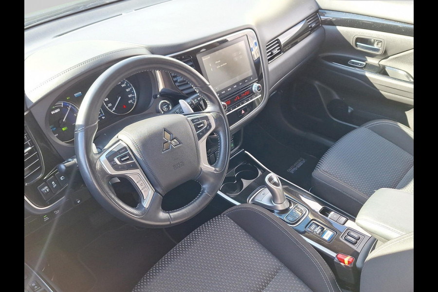 Mitsubishi Outlander 2.4 PHEV Pure | Apple Carplay/Android Auto | trekhaak