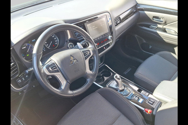 Mitsubishi Outlander 2.4 PHEV Pure | Apple Carplay/Android Auto | trekhaak