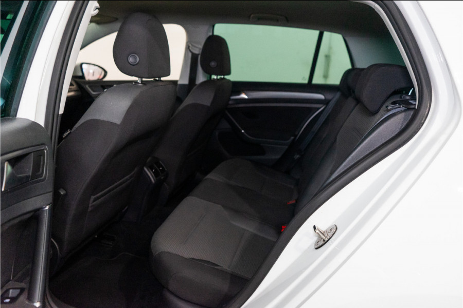 Volkswagen Golf 1.4 TSI Highline Business R 150PK | Discover Navi | Apple Carplay | Stoelverw. | Garantie