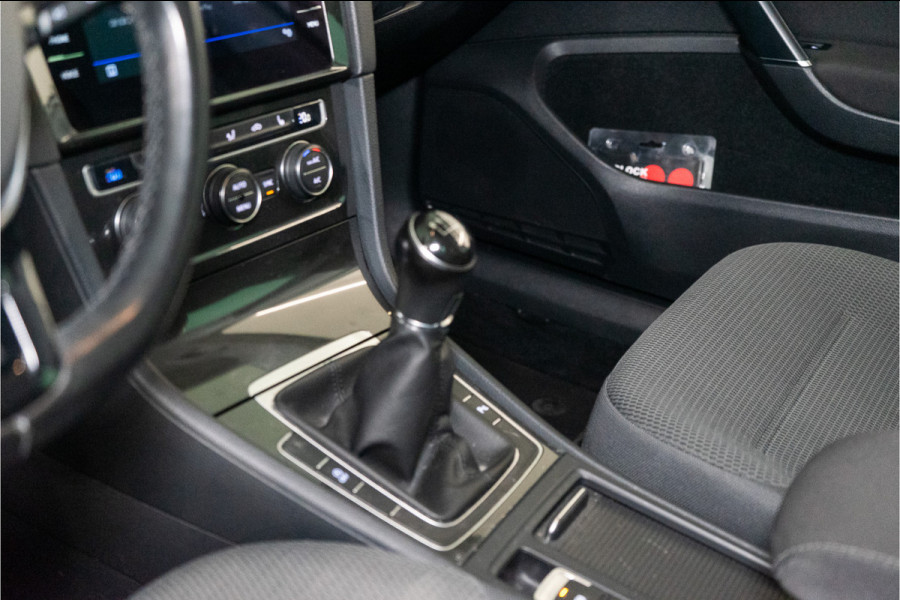 Volkswagen Golf 1.4 TSI Highline Business R 150PK | Discover Navi | Apple Carplay | Stoelverw. | Garantie