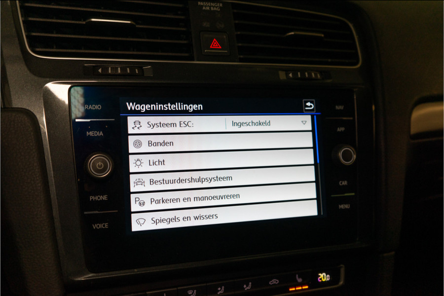 Volkswagen Golf 1.4 TSI Highline Business R 150PK | Discover Navi | Apple Carplay | Stoelverw. | Garantie