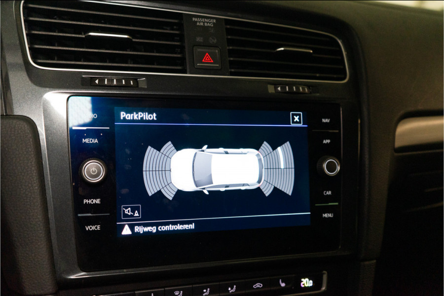 Volkswagen Golf 1.4 TSI Highline Business R 150PK | Discover Navi | Apple Carplay | Stoelverw. | Garantie