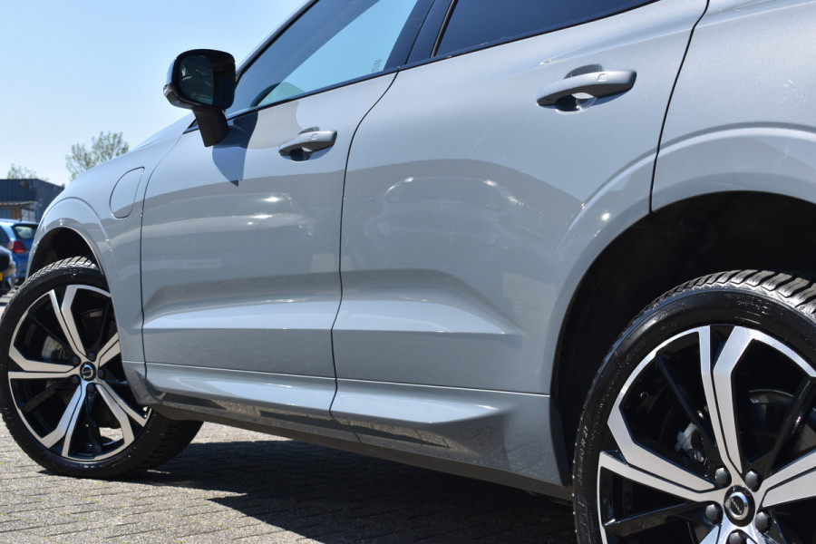 Volvo XC60 T6 Plug-in hybrid AWD Ultimate Dark | Luchtvering | 21" velgen | Trekhaak | HUD | H&K | ACC | Blis | 360 camera