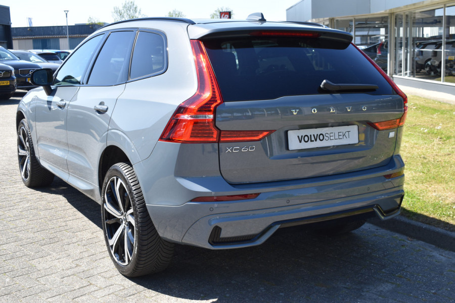 Volvo XC60 T6 Plug-in hybrid AWD Ultimate Dark | Luchtvering | 21" velgen | Trekhaak | HUD | H&K | ACC | Blis | 360 camera
