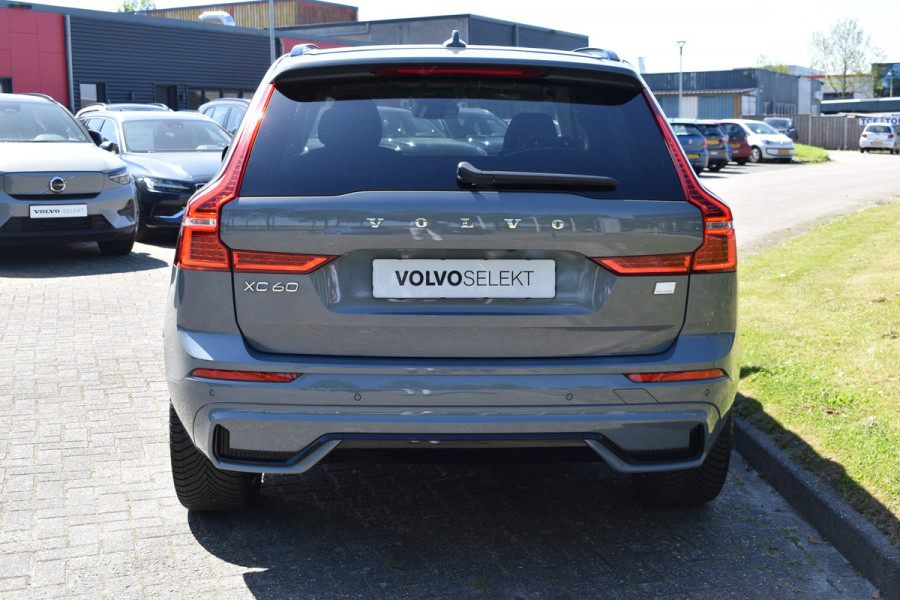 Volvo XC60 T6 Plug-in hybrid AWD Ultimate Dark | Luchtvering | 21" velgen | Trekhaak | HUD | H&K | ACC | Blis | 360 camera