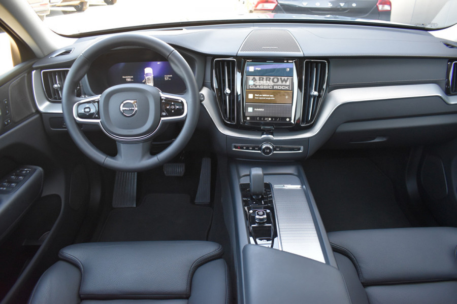 Volvo XC60 T6 Plug-in hybrid AWD Ultimate Dark | Luchtvering | 21" velgen | Trekhaak | HUD | H&K | ACC | Blis | 360 camera