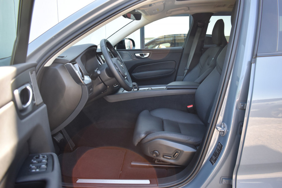 Volvo XC60 T6 Plug-in hybrid AWD Ultimate Dark | Luchtvering | 21" velgen | Trekhaak | HUD | H&K | ACC | Blis | 360 camera