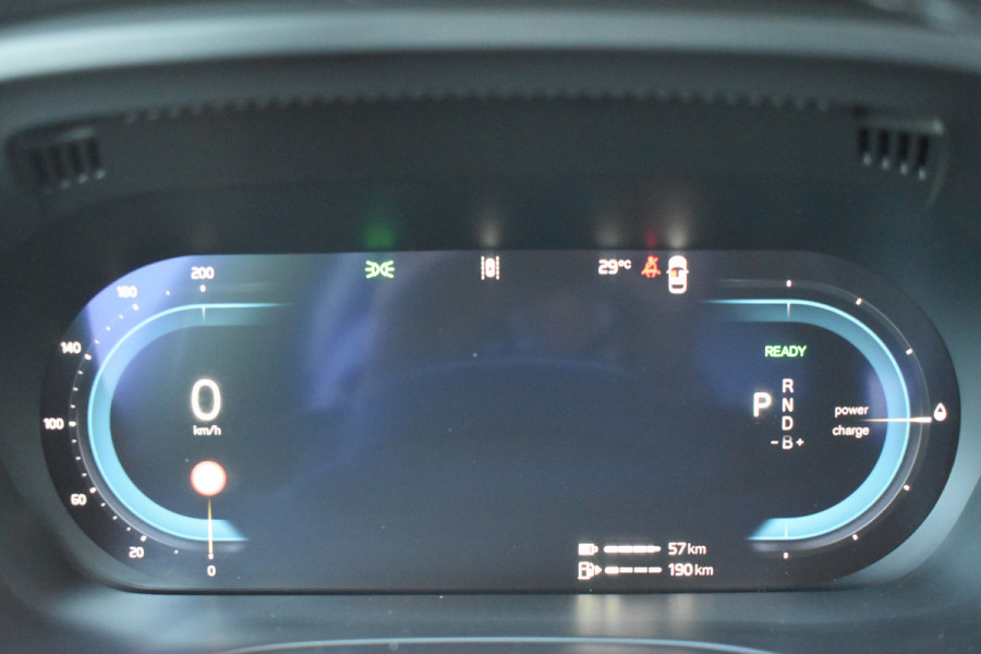 Volvo XC60 T6 Plug-in hybrid AWD Ultimate Dark | Luchtvering | 21" velgen | Trekhaak | HUD | H&K | ACC | Blis | 360 camera