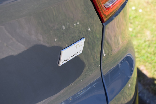 Volvo XC40 T4 211PK Plug-in hybrid Plus Dark | ACC | 360 Camera | Elektr. stoel | Getint glas | Stuurverwarming