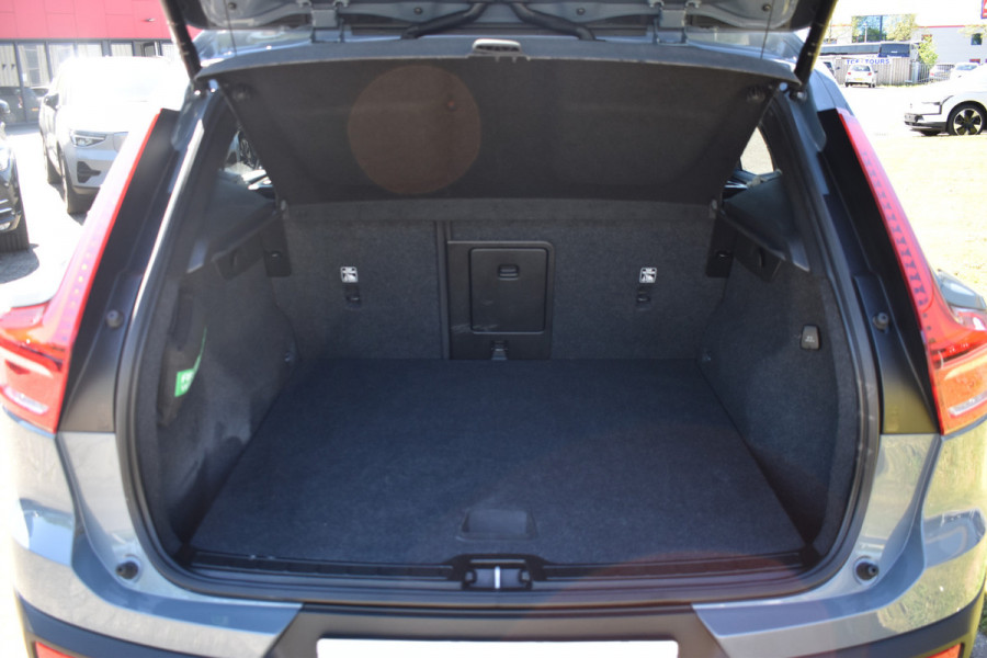 Volvo XC40 T4 211PK Plug-in hybrid Plus Dark | ACC | 360 Camera | Elektr. stoel | Getint glas | Stuurverwarming
