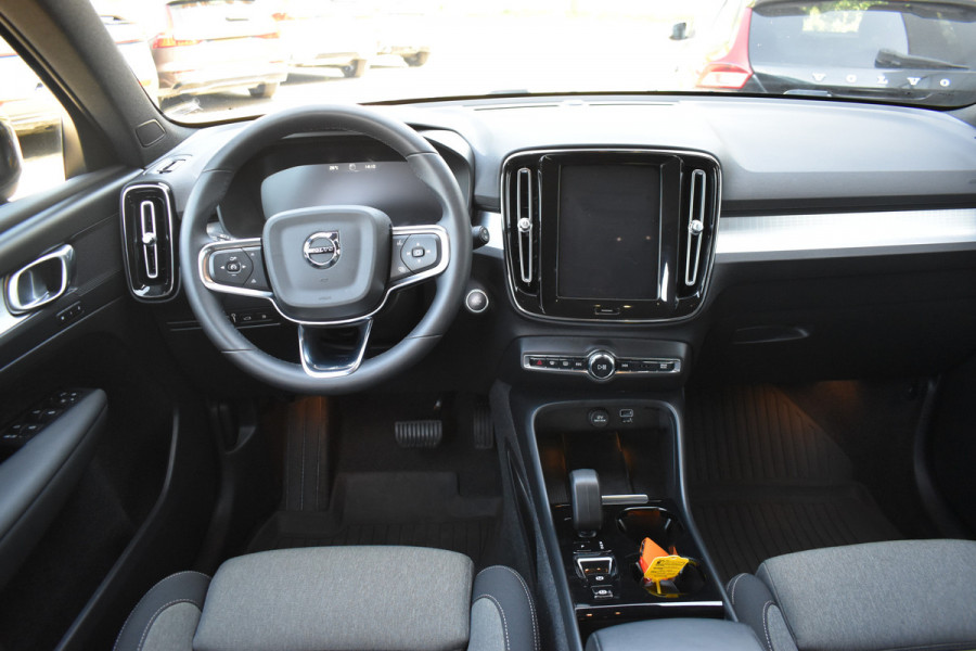 Volvo XC40 T4 211PK Plug-in hybrid Plus Dark | ACC | 360 Camera | Elektr. stoel | Getint glas | Stuurverwarming