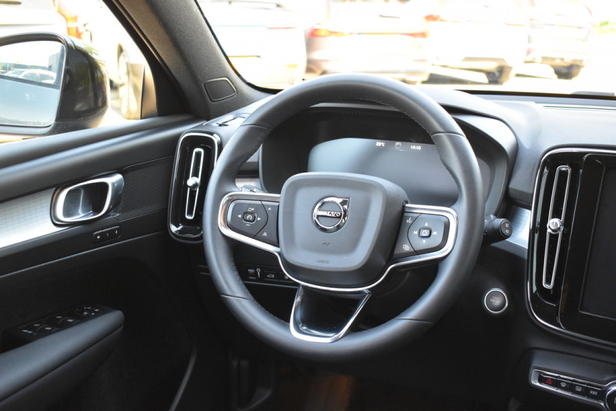 Volvo XC40 T4 211PK Plug-in hybrid Plus Dark | ACC | 360 Camera | Elektr. stoel | Getint glas | Stuurverwarming