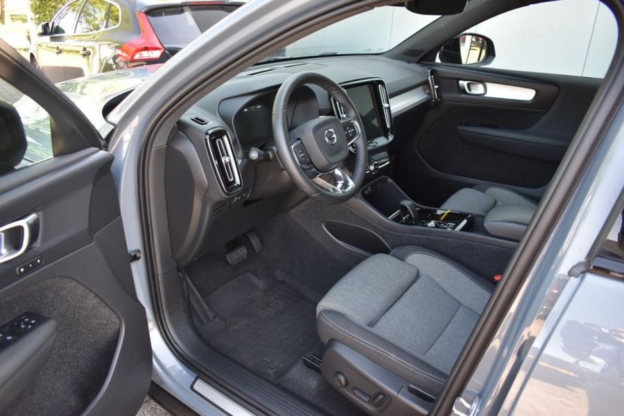 Volvo XC40 T4 211PK Plug-in hybrid Plus Dark | ACC | 360 Camera | Elektr. stoel | Getint glas | Stuurverwarming
