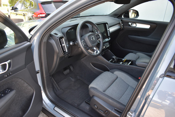 Volvo XC40 T4 211PK Plug-in hybrid Plus Dark | ACC | 360 Camera | Elektr. stoel | Getint glas | Stuurverwarming