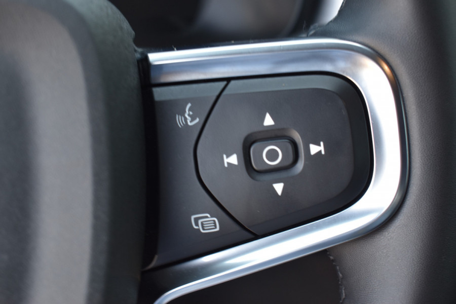 Volvo XC40 T4 211PK Plug-in hybrid Plus Dark | ACC | 360 Camera | Elektr. stoel | Getint glas | Stuurverwarming