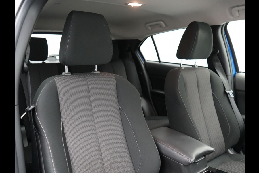 Mitsubishi Eclipse Cross 2.4 Intense Plug in Hybrid Dealer O.H. PHEV | Apple Carplay | Camera | Climate Control | Stoelverwarming | Cruise Control | L.M. 18" | DAB |