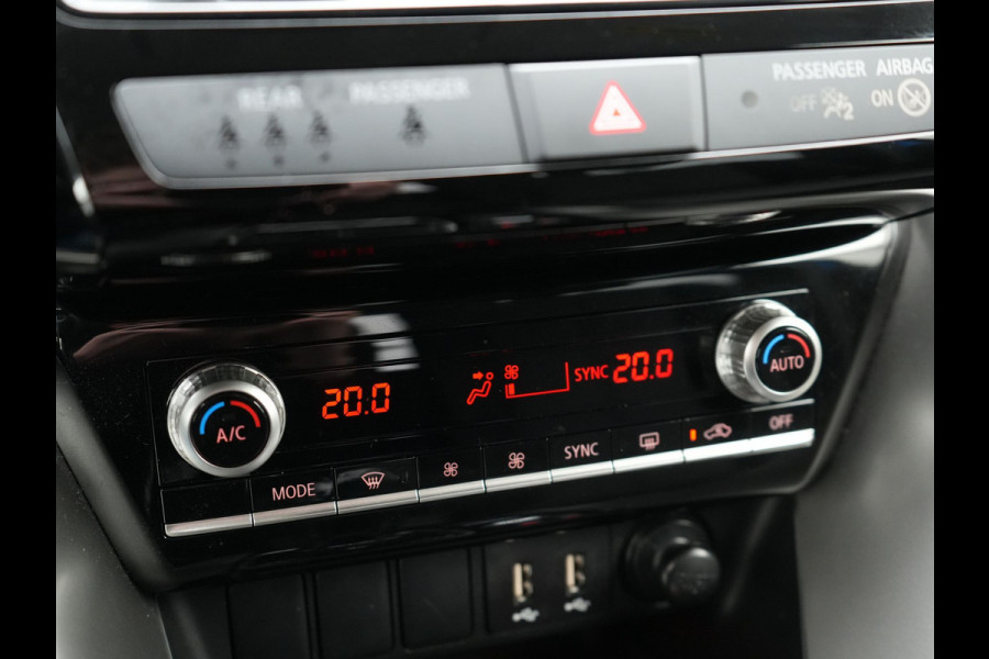 Mitsubishi Eclipse Cross 2.4 Intense Plug in Hybrid Dealer O.H. PHEV | Apple Carplay | Camera | Climate Control | Stoelverwarming | Cruise Control | L.M. 18" | DAB |