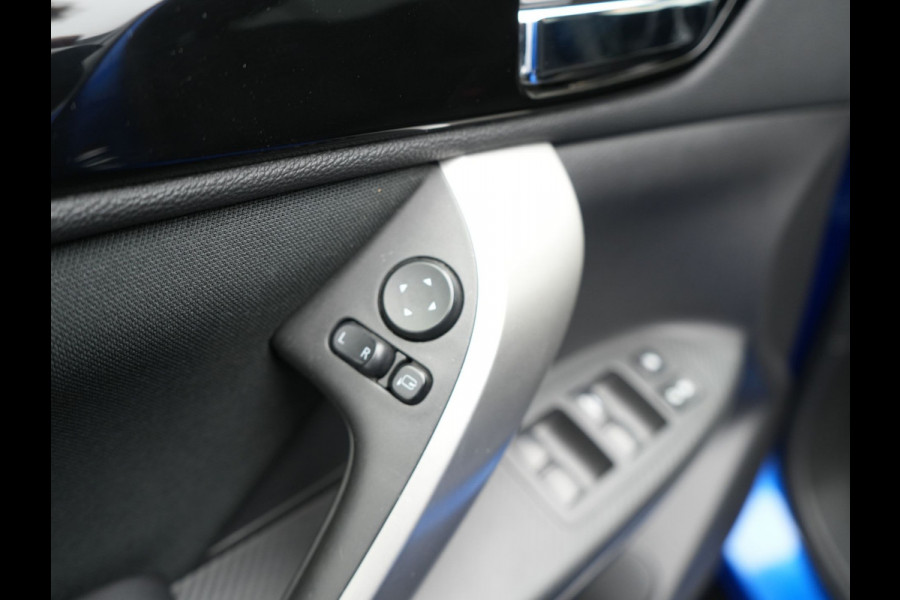 Mitsubishi Eclipse Cross 2.4 Intense Plug in Hybrid Dealer O.H. PHEV | Apple Carplay | Camera | Climate Control | Stoelverwarming | Cruise Control | L.M. 18" | DAB |