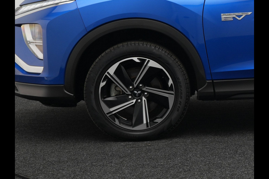 Mitsubishi Eclipse Cross 2.4 Intense Plug in Hybrid Dealer O.H. PHEV | Apple Carplay | Camera | Climate Control | Stoelverwarming | Cruise Control | L.M. 18" | DAB |