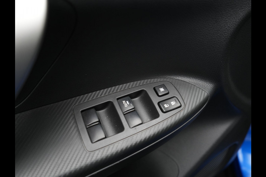 Mitsubishi Eclipse Cross 2.4 Intense Plug in Hybrid Dealer O.H. PHEV | Apple Carplay | Camera | Climate Control | Stoelverwarming | Cruise Control | L.M. 18" | DAB |