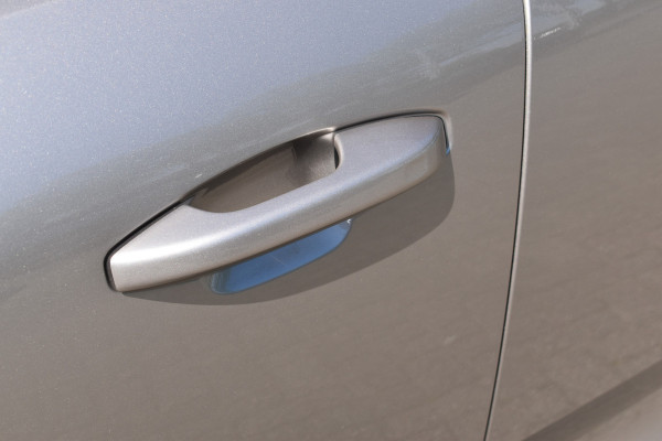 Volvo XC40 T5 262 PK Plug-in hybrid Ultimate Bright | Leder | Panodak | ACC | 360 camera | Stoelverwarming | H&K