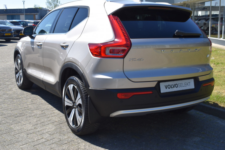 Volvo XC40 T5 262 PK Plug-in hybrid Ultimate Bright | Leder | Panodak | ACC | 360 camera | Stoelverwarming | H&K