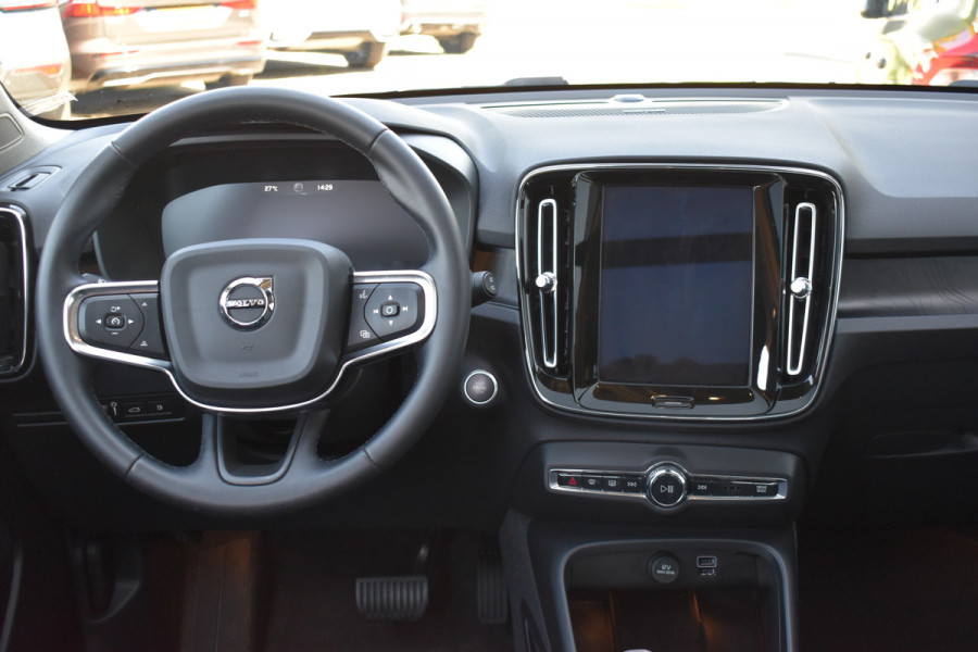 Volvo XC40 T5 262 PK Plug-in hybrid Ultimate Bright | Leder | Panodak | ACC | 360 camera | Stoelverwarming | H&K